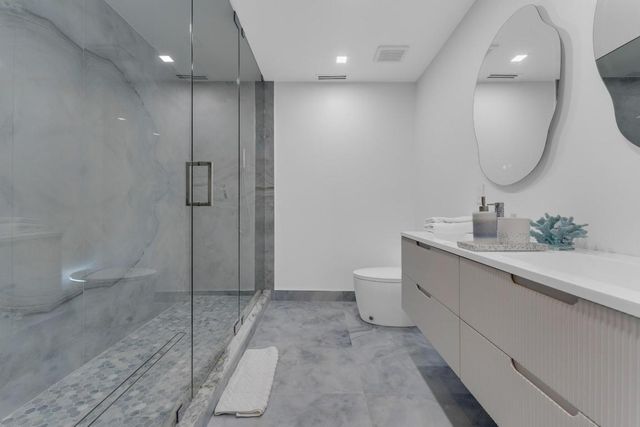 2724 N Ocean Boulevard, Fort Lauderdale, FL 33308