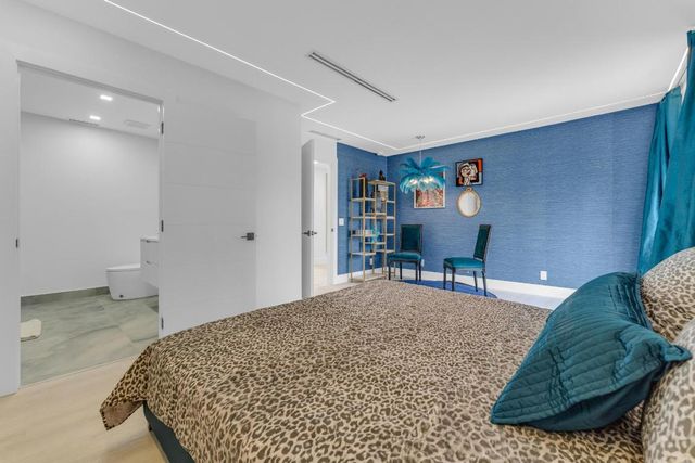 2724 N Ocean Boulevard, Fort Lauderdale, FL 33308