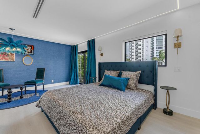 2724 N Ocean Boulevard, Fort Lauderdale, FL 33308