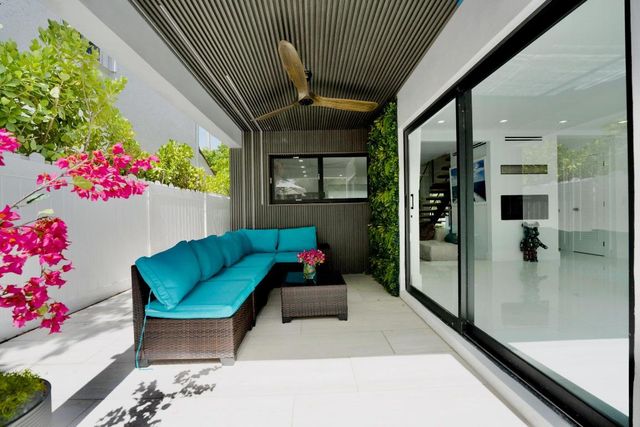 2724 N Ocean Boulevard, Fort Lauderdale, FL 33308