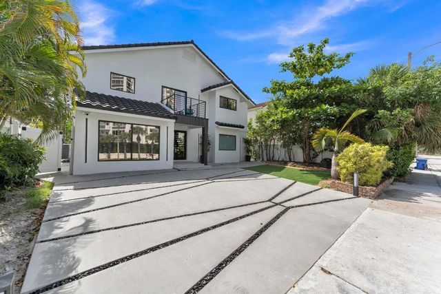 2724 N Ocean Boulevard, Fort Lauderdale, FL 33308