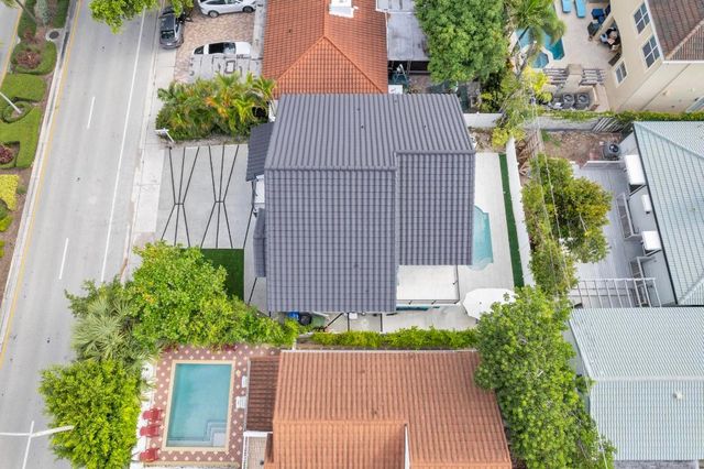 2724 N Ocean Boulevard, Fort Lauderdale, FL 33308