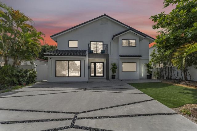 2724 N Ocean Boulevard, Fort Lauderdale, FL 33308