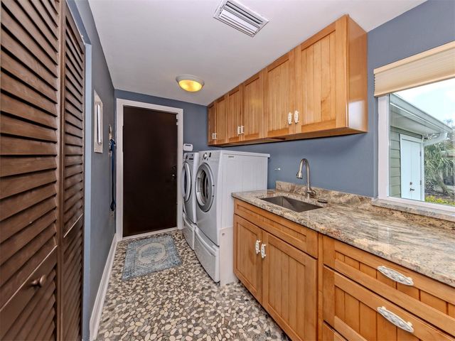 614 RAVENNA STREET, Venice, FL 34285