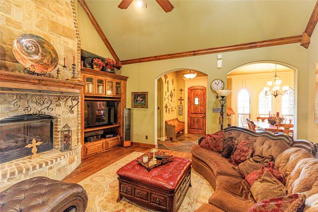 1417 Briar Crossing Drive, Decatur, TX 76234