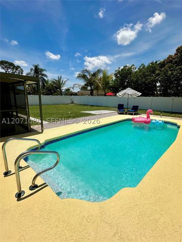 177 Dove Cir, Royal Palm Beach, FL 33411