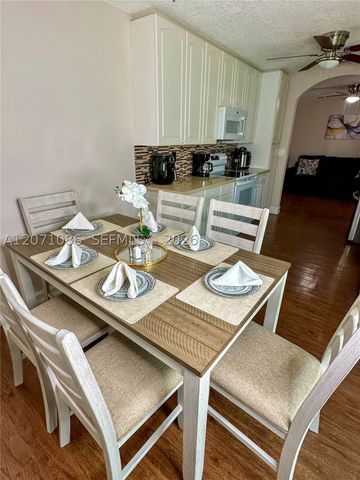 177 Dove Cir, Royal Palm Beach, FL 33411