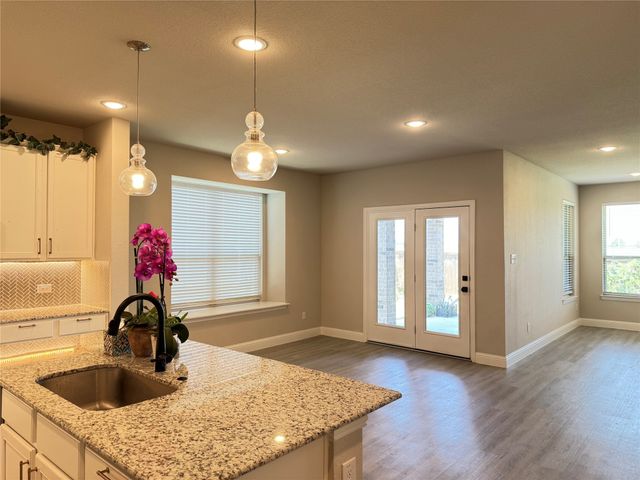 7308 Roaring Springs Road, Arlington, TX 76002