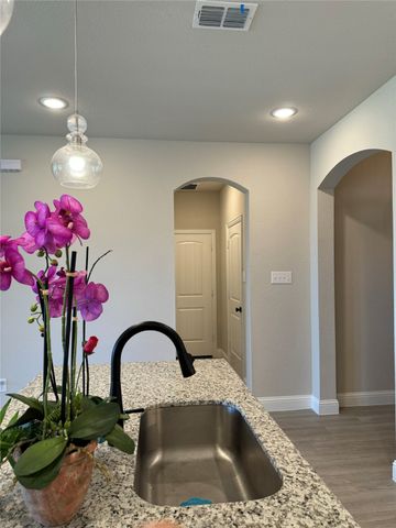 7308 Roaring Springs Road, Arlington, TX 76002