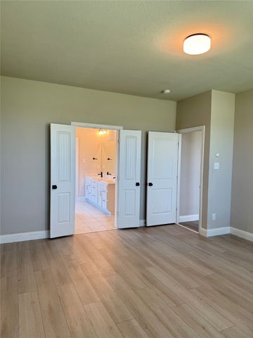 7308 Roaring Springs Road, Arlington, TX 76002