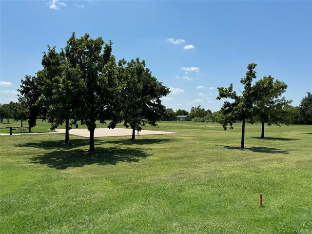 7308 Roaring Springs Road, Arlington, TX 76002