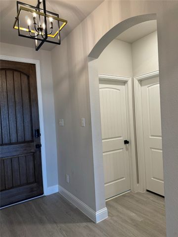 7308 Roaring Springs Road, Arlington, TX 76002