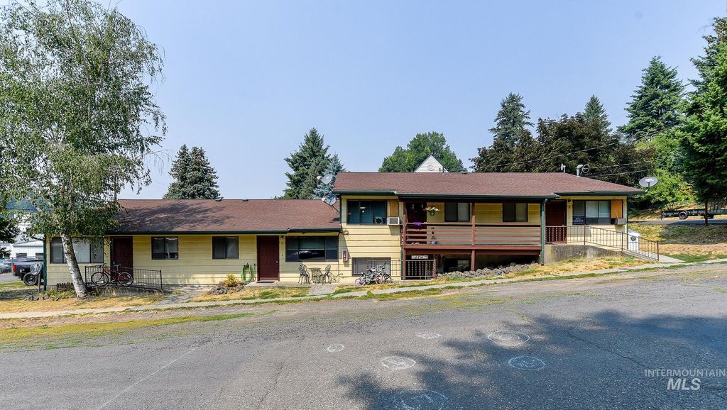 107 6th St, Troy, ID 83871 photo 1