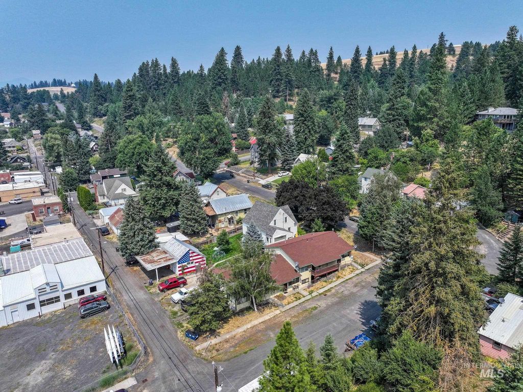 107 6th St, Troy, ID 83871 photo 3
