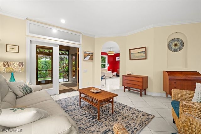 2440 River Reach DR, Naples, FL 34104