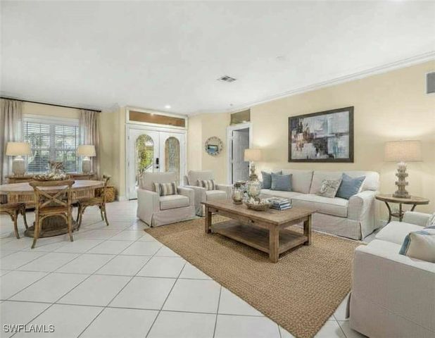 2440 River Reach DR, Naples, FL 34104