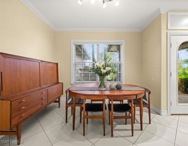 2440 River Reach DR, Naples, FL 34104