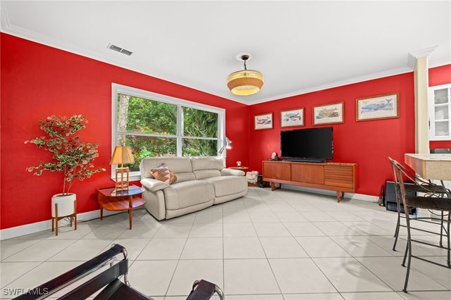 2440 River Reach DR, Naples, FL 34104