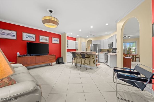 2440 River Reach DR, Naples, FL 34104