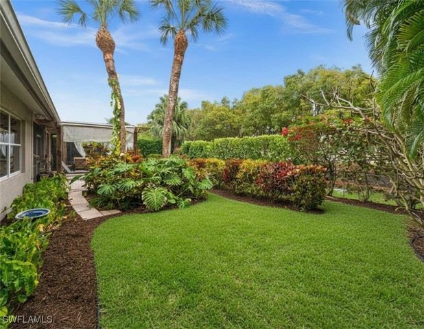 2440 River Reach DR, Naples, FL 34104