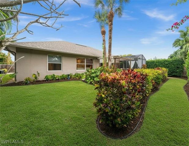 2440 River Reach DR, Naples, FL 34104