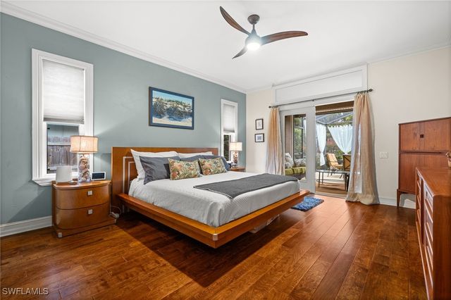 2440 River Reach DR, Naples, FL 34104