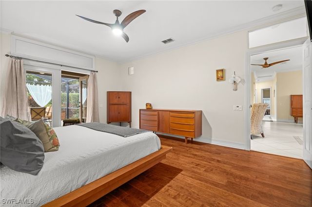 2440 River Reach DR, Naples, FL 34104