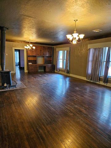 400 N 10th St, Frederick, OK 73542