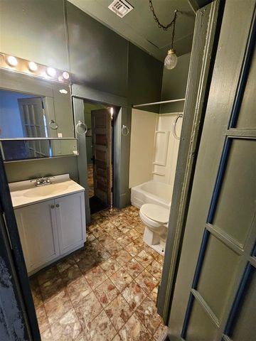 400 N 10th St, Frederick, OK 73542