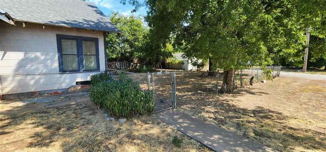 400 N 10th St, Frederick, OK 73542