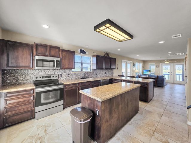 1301 N Monkhouse Drive, Crystal Beach, TX 77650