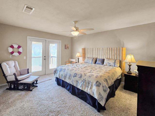 1301 N Monkhouse Drive, Crystal Beach, TX 77650