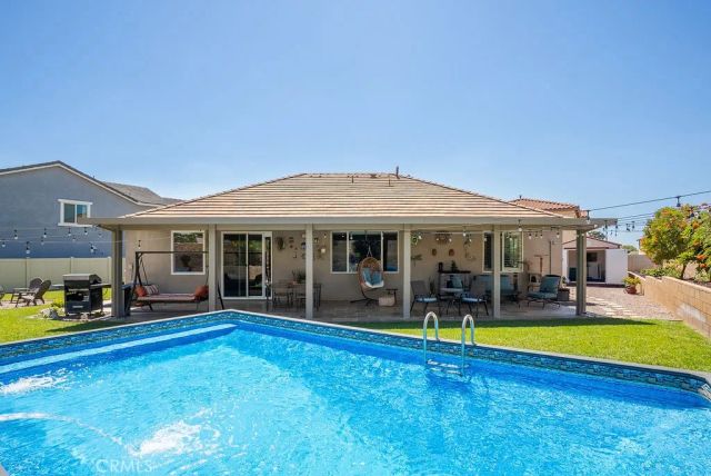 829 S Pine, Rialto, CA 92376