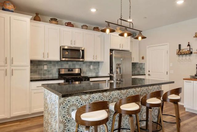 829 S Pine, Rialto, CA 92376