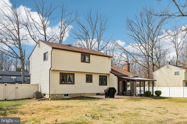 31 VILLA DR, Berlin, NJ 08009