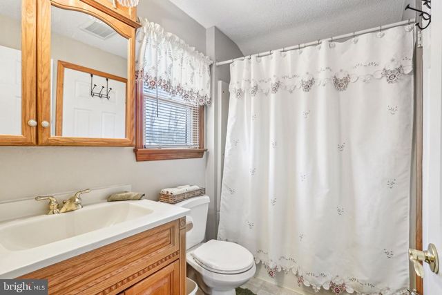 31 VILLA DR, Berlin, NJ 08009