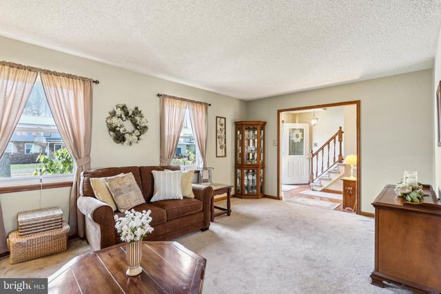 31 VILLA DR, Berlin, NJ 08009