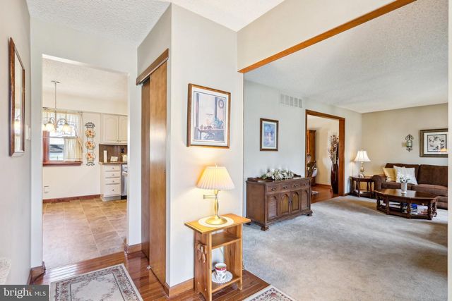31 VILLA DR, Berlin, NJ 08009
