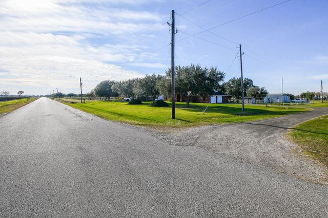 17002A Pleasant Road, Needville, TX 77461