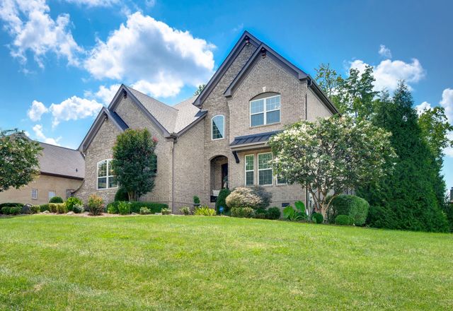 1198 Meadow Bridge Ln, Arrington, TN 37014