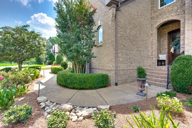 1198 Meadow Bridge Ln, Arrington, TN 37014