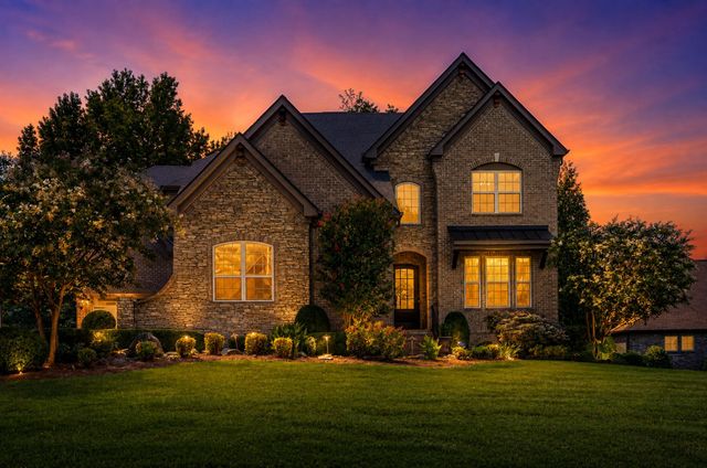 1198 Meadow Bridge Ln, Arrington, TN 37014