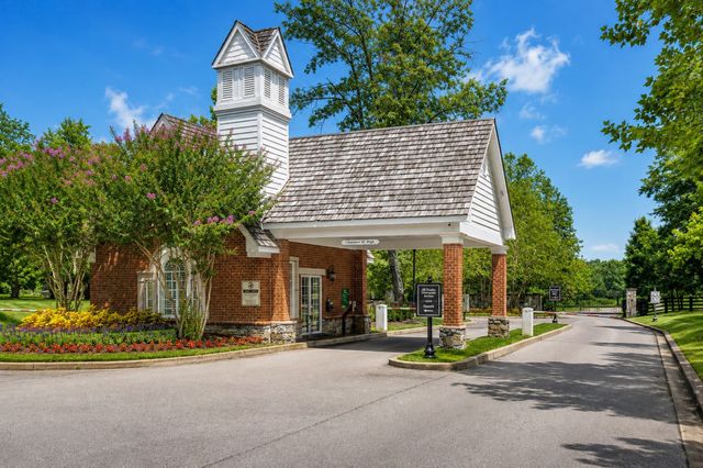1198 Meadow Bridge Ln, Arrington, TN 37014