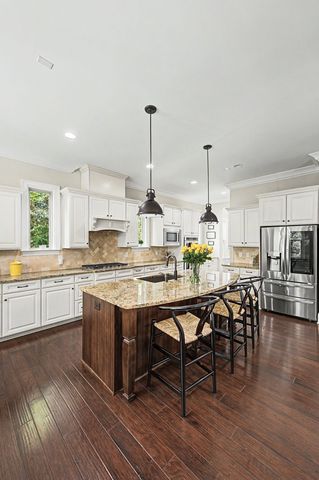 1198 Meadow Bridge Ln, Arrington, TN 37014