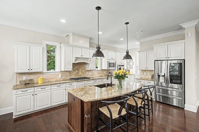 1198 Meadow Bridge Ln, Arrington, TN 37014