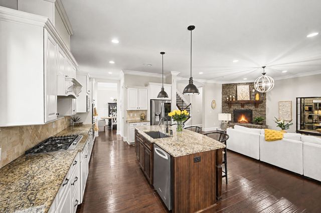 1198 Meadow Bridge Ln, Arrington, TN 37014