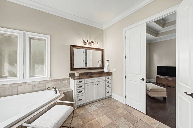 1198 Meadow Bridge Ln, Arrington, TN 37014