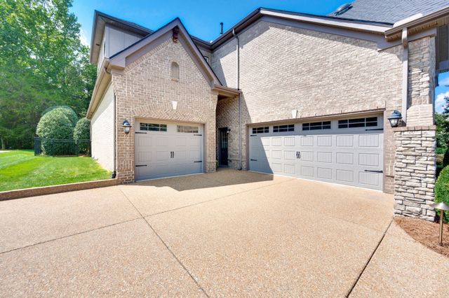 1198 Meadow Bridge Ln, Arrington, TN 37014