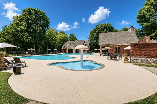 1198 Meadow Bridge Ln, Arrington, TN 37014
