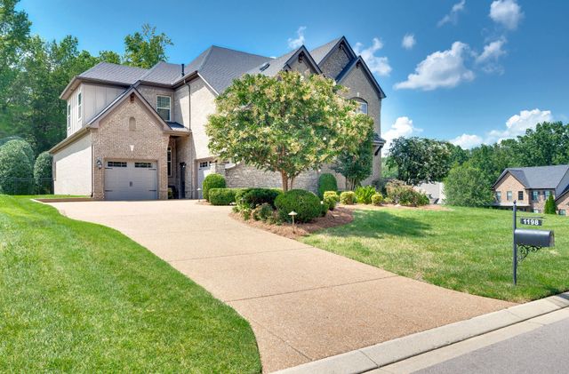 1198 Meadow Bridge Ln, Arrington, TN 37014
